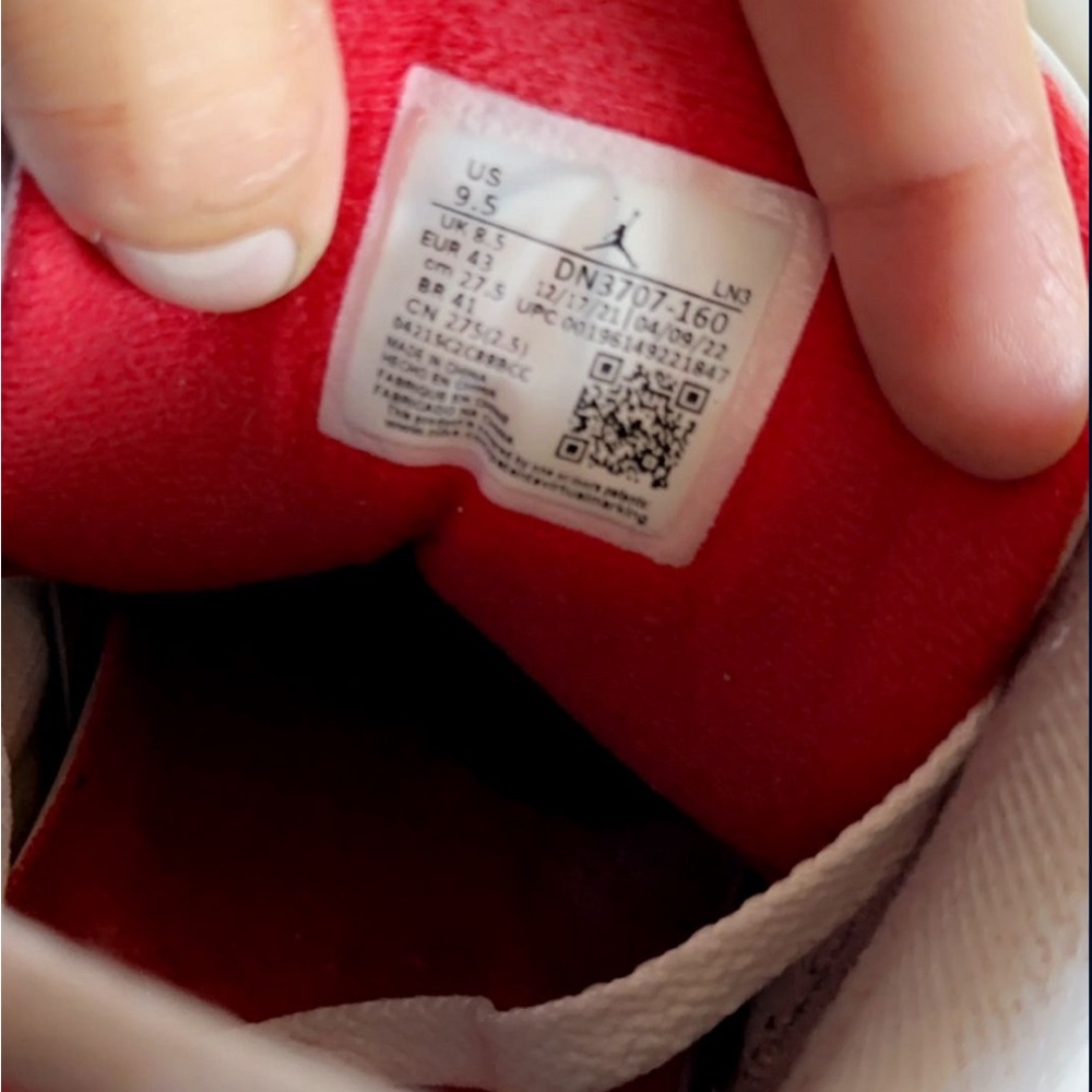 Retro Air Jordan 3 Fire Red - Picture 3 of 9
